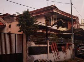 5 Schlafzimmer Villa zu verkaufen in Dukuhpakis, East Jawa, Dukuhpakis