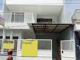 4 Schlafzimmer Haus zu verkaufen in Karangpilang, East Jawa, Karangpilang