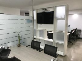 700 Sqft Office for rent in River View Park, Cali, Cali