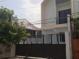 5 Bedroom House for sale in Dukuhpakis, Surabaya, Dukuhpakis