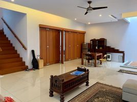 4 Bedroom House for sale in Medistra Hospital, Mampang Prapatan, Kebayoran Baru