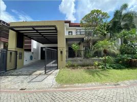 5 Bedroom House for sale in Dukuhpakis, Surabaya, Dukuhpakis