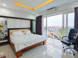 3 Bedroom House for sale in Beachwalk Shopping Centre, Kuta, Kuta