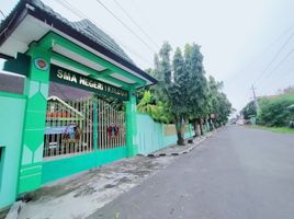  Tanah for sale in Yogyakarta, Seyegan, Sleman, Yogyakarta