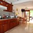 4 Bedroom House for sale in Casa del Sombrero Alberto Pulla Crafts Market, Cuenca, Cuenca, Cuenca