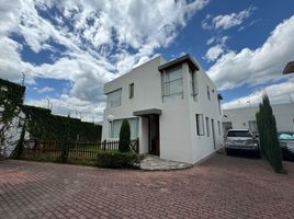3 Habitación Villa en venta en Cumbaya, Pichincha, Cumbaya