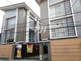 2 Habitación Adosado en venta en Betty Go-Belmonte LRT-2, Quezon City, Quezon City