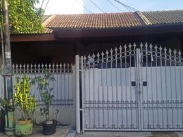 3 Kamar Vila for rent in Indonesia, Wonocolo, Surabaya, East Jawa, Indonesia