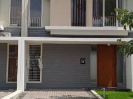 3 Kamar Rumah for rent in Lakarsantri, Surabaya, Lakarsantri