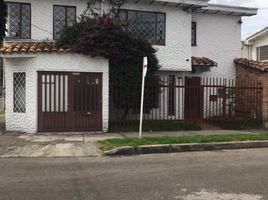 4 Bedroom Villa for sale in Fundacion Cardioinfantil-Instituto de Cardiologia, Bogota, Bogota