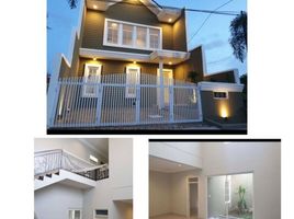 4 Habitación Villa en venta en Rungkut, East Jawa, Rungkut