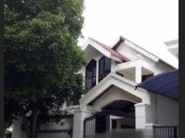 4 Bedroom House for rent in East Jawa, Lakarsantri, Surabaya, East Jawa