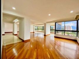 4 Bedroom Apartment for sale in Bare Foot Park (Parque de los Pies Descalzos), Medellin, Medellin