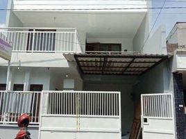 4 Bedroom House for sale in Dukuhpakis, Surabaya, Dukuhpakis