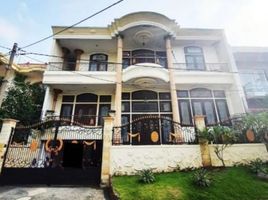 4 Bedroom House for sale in Dukuhpakis, Surabaya, Dukuhpakis