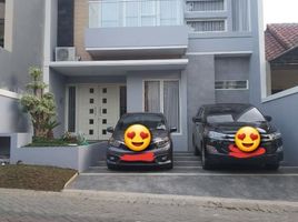 5 Bedroom Villa for sale in Lakarsantri, East Jawa, Lakarsantri, Surabaya, East Jawa, Indonesia