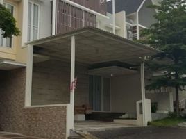 4 Habitación Villa en venta en Wiyung, East Jawa, Wiyung