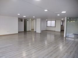 220 m² Office for rent in River View Park, Cali, Cali