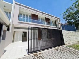 4 Schlafzimmer Villa zu verkaufen in Lakarsantri, East Jawa, Lakarsantri