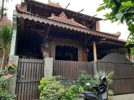 4 Bedroom House for sale in Jambangan, Surabaya, Jambangan