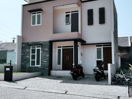 4 Bedroom House for sale in Tembalang, Semarang, Tembalang