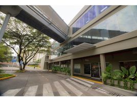 121 m² Office for rent in River View Park, Cali, Yumbo