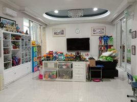 11 Habitación Casa en venta en Lakarsantri, East Jawa, Lakarsantri