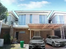 4 Bedroom House for sale in Dukuhpakis, Surabaya, Dukuhpakis