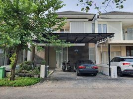 4 Habitación Villa en venta en Wiyung, East Jawa, Wiyung