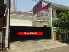 4 Kamar Rumah for sale in Kebon Jeruk, Jakarta Barat, Kebon Jeruk