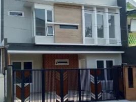 4 Habitación Villa en venta en Rungkut, East Jawa, Rungkut
