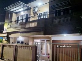 5 Schlafzimmer Villa zu verkaufen in Dukuhpakis, East Jawa, Dukuhpakis