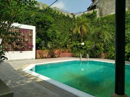 Maison 8 chambre à vendre à Dukuhpakis, East Jawa, Dukuhpakis