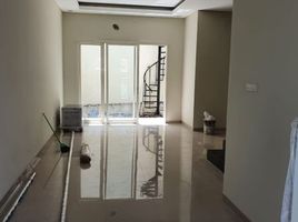 4 Habitación Villa en venta en Rungkut, East Jawa, Rungkut