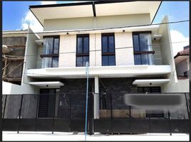 5 Habitación Villa en venta en Wiyung, East Jawa, Wiyung