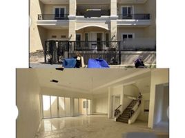 5 Schlafzimmer Villa zu verkaufen in Dukuhpakis, East Jawa, Dukuhpakis