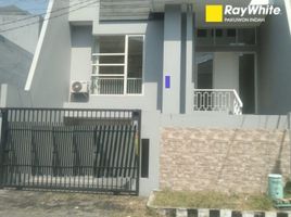 3 Kamar Vila for rent in Indonesia, Dukuhpakis, Surabaya, East Jawa, Indonesia