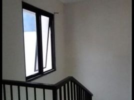 4 Bedroom House for sale in Jambangan, Surabaya, Jambangan