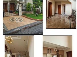 5 Bedroom House for sale in Dukuhpakis, Surabaya, Dukuhpakis