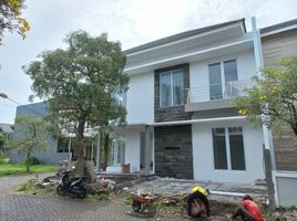 5 Habitación Villa en venta en Wiyung, East Jawa, Wiyung
