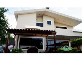 6 Bedroom Villa for sale in Jipijapa, Manabi, Jipijapa, Jipijapa