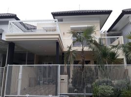 4 Habitación Villa en venta en Wiyung, East Jawa, Wiyung