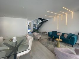 3 Bedroom House for sale in Cumbaya, Pichincha, Cumbaya