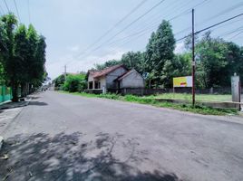  Tanah for sale in Yogyakarta, Seyegan, Sleman, Yogyakarta