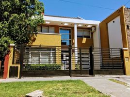 3 Bedroom House for sale in Moron, Buenos Aires, Moron