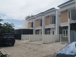 39 Habitación Casa en venta en Rungkut, East Jawa, Rungkut