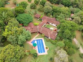 10 Bedroom Villa for sale in Tolima, Carmen De Apicala, Tolima