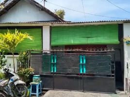 3 Bedroom House for sale in Jambangan, Surabaya, Jambangan