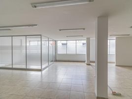 100 SqM Office for rent in Bogota, Cundinamarca, Bogota