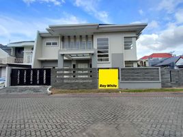 7 Bedroom House for sale in Lakarsantri, East Jawa, Lakarsantri